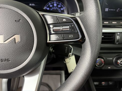 Used 2024 Kia Forte LXS w/ LXS Technology Package image 17