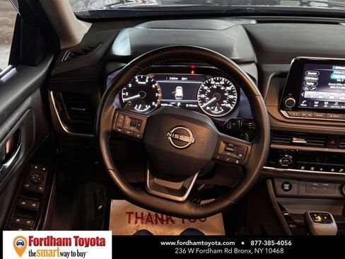 Used 2025 Nissan Rogue SV AWD/4WD image 15