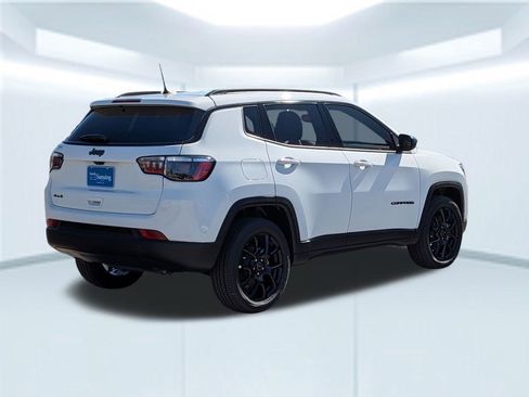New 2026 Jeep Compass Latitude image 7