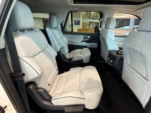 New 2025 Ford Expedition Max Platinum w/ Platinum Ultimate Package image 19