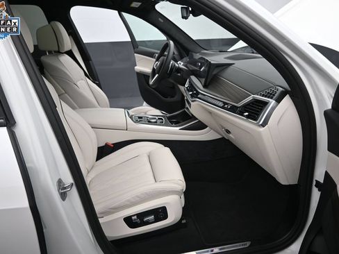Certified 2025 BMW X7 xDrive40i w/ M Sport Package AWD/4WD image 26