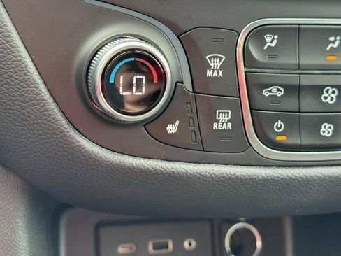 Used 2023 Chevrolet Equinox LT FWD image 20