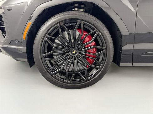 Used 2025 Lamborghini Urus Performante AWD/4WD image 34