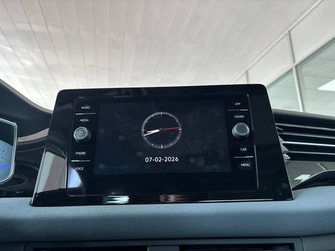 Used 2025 Volkswagen Jetta SE w/ Sunroof Package FWD image 22