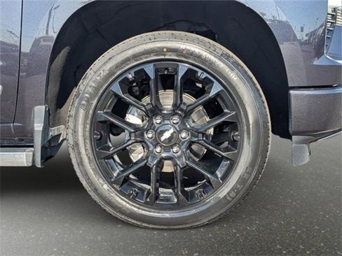 Used 2023 Chevrolet Silverado 1500 High Country w/ Technology Package image 11