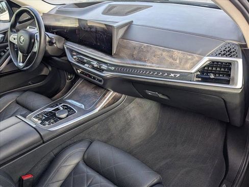 Used 2023 BMW X7 xDrive40i w/ Premium Package image 23