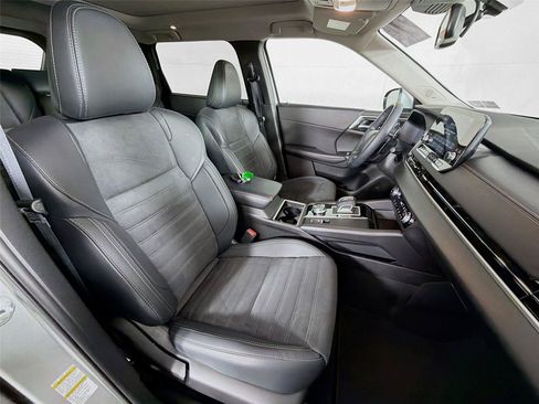 Used 2024 Mitsubishi Outlander SE AWD/4WD image 30