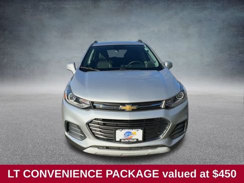 Used 2017 Chevrolet Trax LT w/ LT Convenience Package image 2