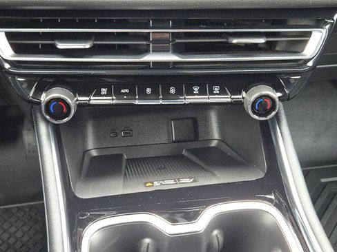 Certified 2025 Chevrolet Traverse Z71 w/ Driver Confidence Package image 19