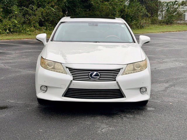 Used 2013 Lexus ES 300h w/ Luxury Pkg FWD image 12