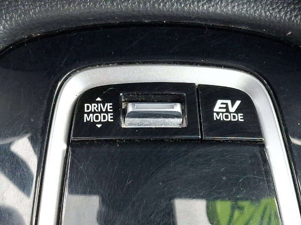 Used 2024 Toyota Corolla Cross AWD Hybrid image 22