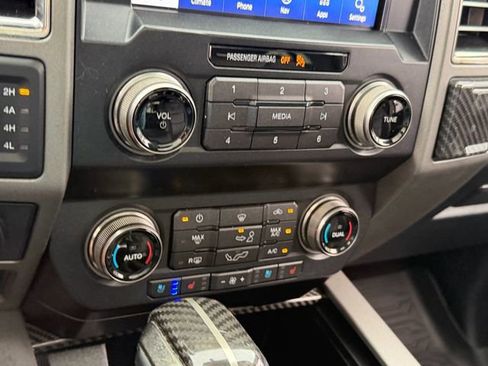 Used 2019 Ford F150 Raptor w/ Equipment Group 802A Luxury AWD/4WD image 22