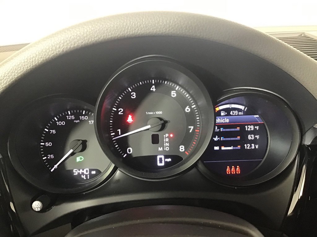 Certified 2026 Porsche Macan AWD/4WD image 32