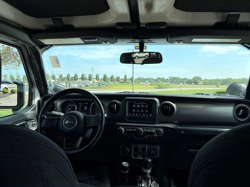 Used 2018 Jeep Wrangler Unlimited Sport S AWD/4WD image 35