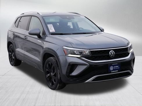 Certified 2022 Volkswagen Taos SE image 8
