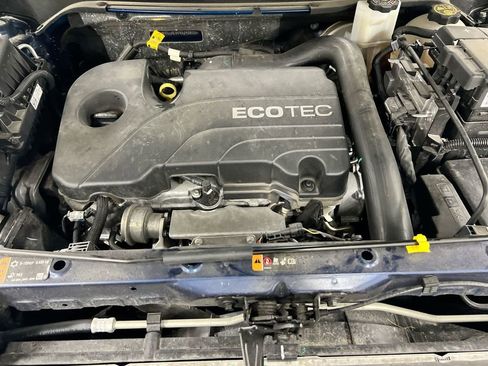 Used 2022 Chevrolet Equinox LS image 24