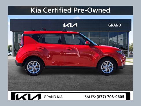 Certified 2025 Kia Soul S image 1