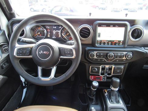 Used 2023 Jeep Gladiator Rubicon w/ Cold Weather Group image 5