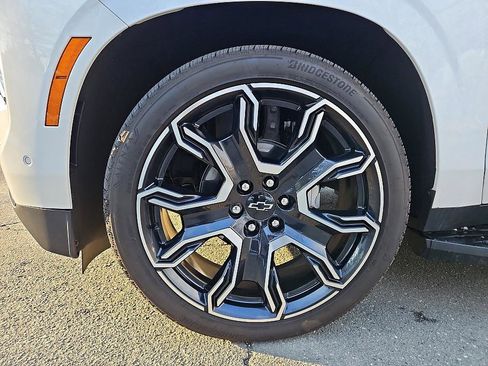 New 2025 Chevrolet Suburban RST w/ RST Capability Package image 8