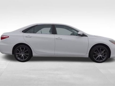 Used 2017 Toyota Camry XSE image 2