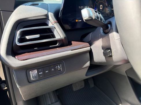 New 2026 Chevrolet Traverse RS w/ LPO, Floor Liner Package AWD/4WD image 20