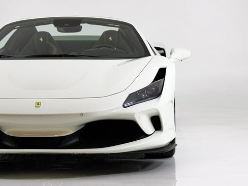 Used 2022 Ferrari F8 Tributo RWD image 22