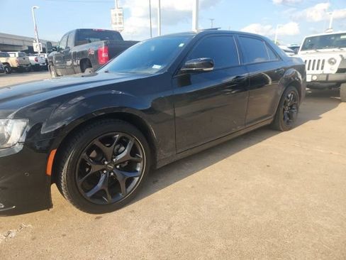 Used 2023 Chrysler 300 S image 2