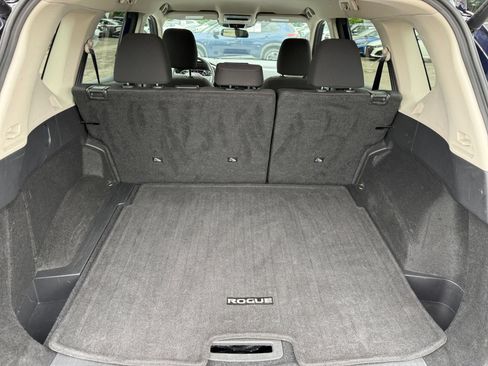 Used 2025 Nissan Rogue SV FWD image 33