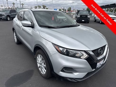 Used 2021 Nissan Rogue Sport S image 1