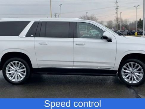 Certified 2023 Cadillac Escalade ESV Luxury AWD/4WD image 10