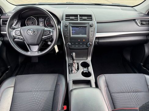 Used 2015 Toyota Camry LE image 14