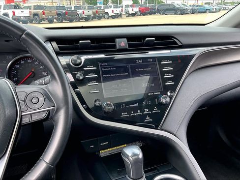 Used 2020 Toyota Camry XSE FWD image 6