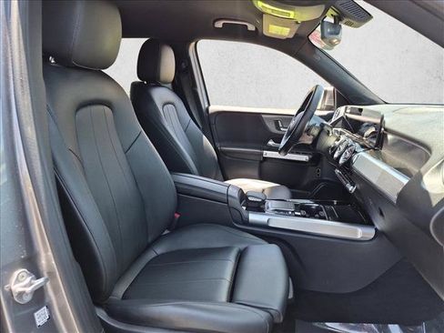 Used 2021 Mercedes-Benz GLB 250 4MATIC image 21