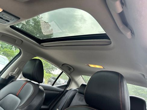 Used 2021 Nissan Sentra SR w/ SR Premium Package FWD image 19