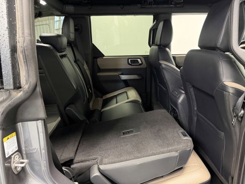 Used 2023 Ford Bronco Wildtrak AWD/4WD image 27