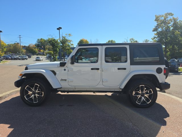 Used 2024 Jeep Wrangler Unlimited w/ Convenience Group AWD/4WD image 2