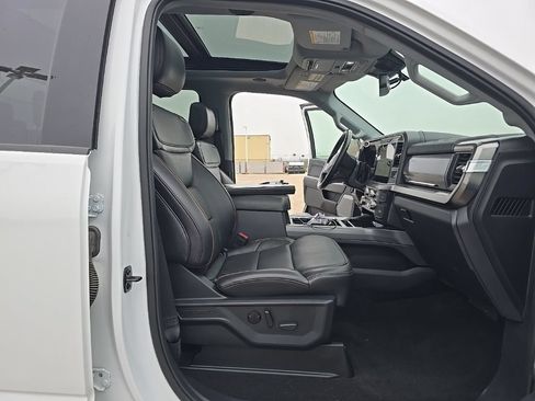 Used 2025 Ford F250 Lariat w/ Lariat Ultimate Package AWD/4WD image 17
