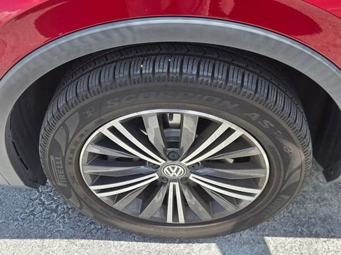 Used 2018 Volkswagen Tiguan SEL FWD image 8