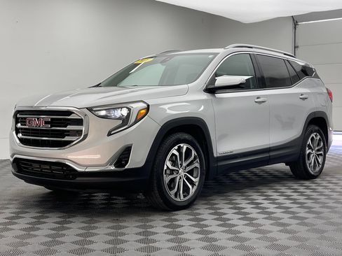 Used 2021 GMC Terrain SLT AWD/4WD image 2