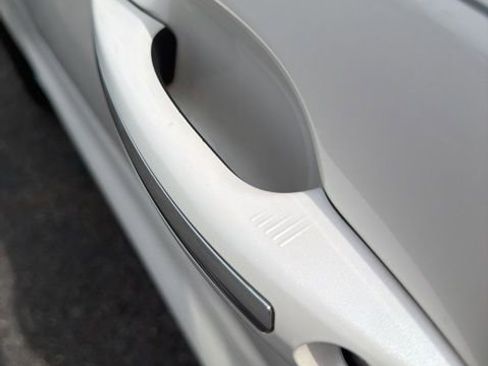 Used 2019 Lincoln MKC Reserve image 12