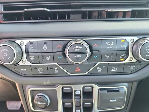 New 2026 Jeep Wrangler Unlimited Sahara AWD/4WD image 35