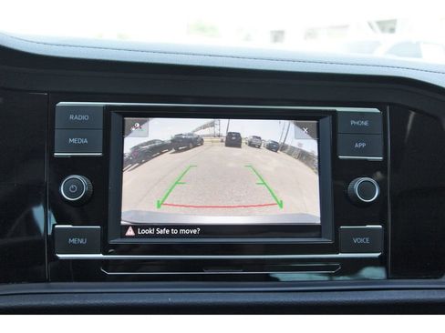 Used 2022 Volkswagen Jetta SE FWD image 25