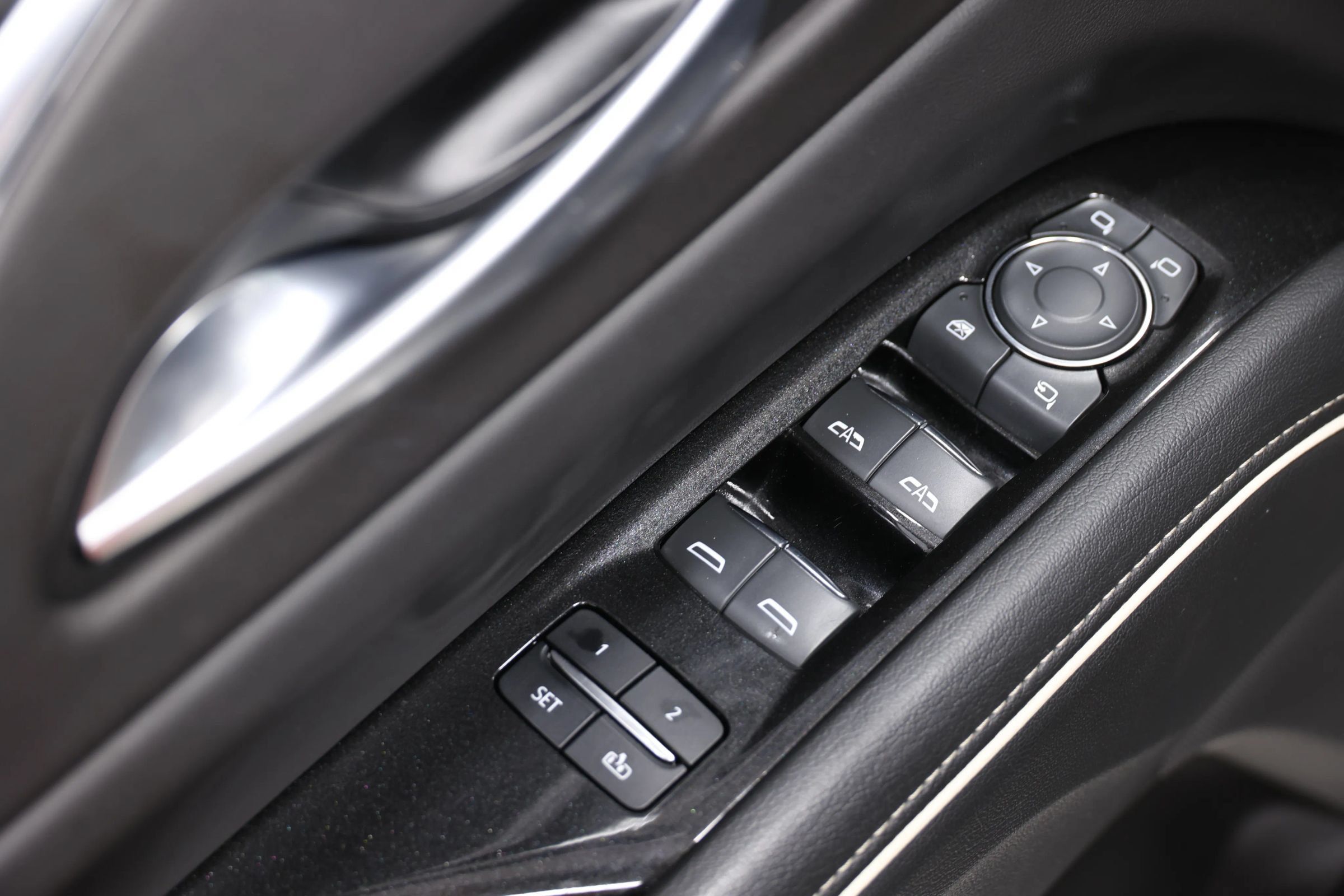 Used 2023 Cadillac Escalade ESV Sport w/ LPO, ONYX Package AWD/4WD image 13