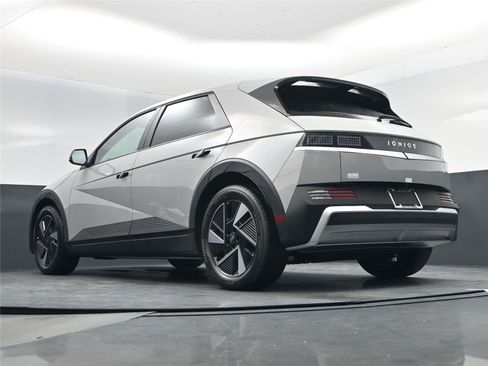 New 2026 Hyundai Ioniq 5 SE image 12