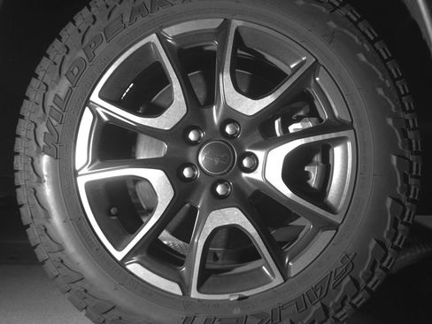 Used 2025 Jeep Compass Trailhawk AWD/4WD image 12