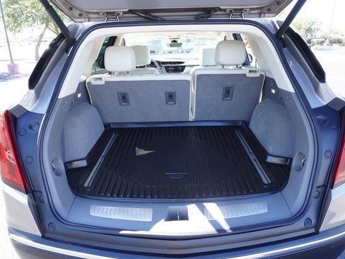 Certified 2022 Cadillac XT5 Premium Luxury w/ Technology Package image 8