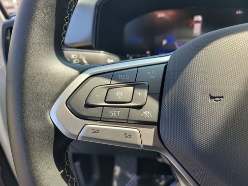 Certified 2025 Volkswagen Taos S FWD image 28