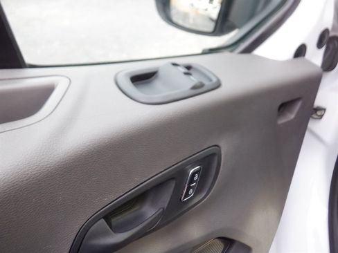 Used 2023 Ford Transit 350 XLT image 12