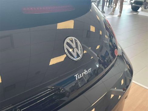 Used 2018 Volkswagen Beetle 2.0T S image 10