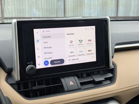 Used 2025 Toyota RAV4 XLE image 17